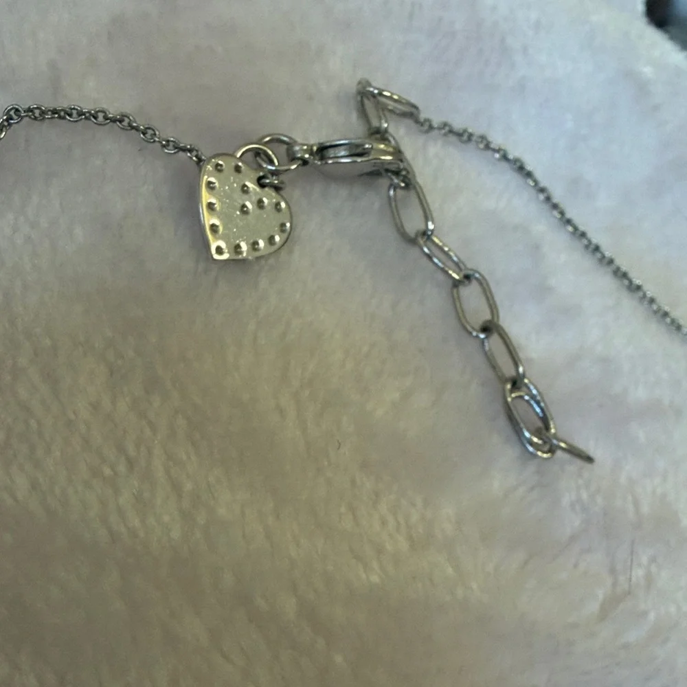 Dazzling Clear Crystal Cluster Silver Toned Pendant Necklace - Picture 3 of 9